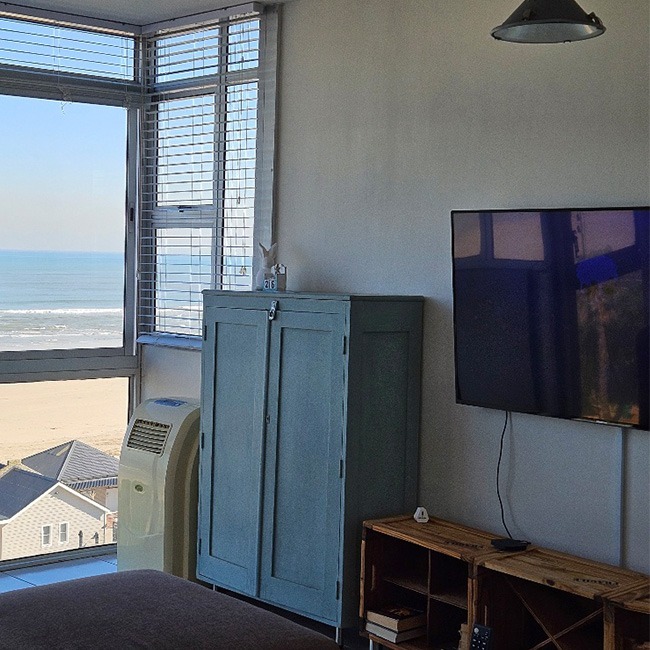 St Tropez 606 2 Bedroom Tv