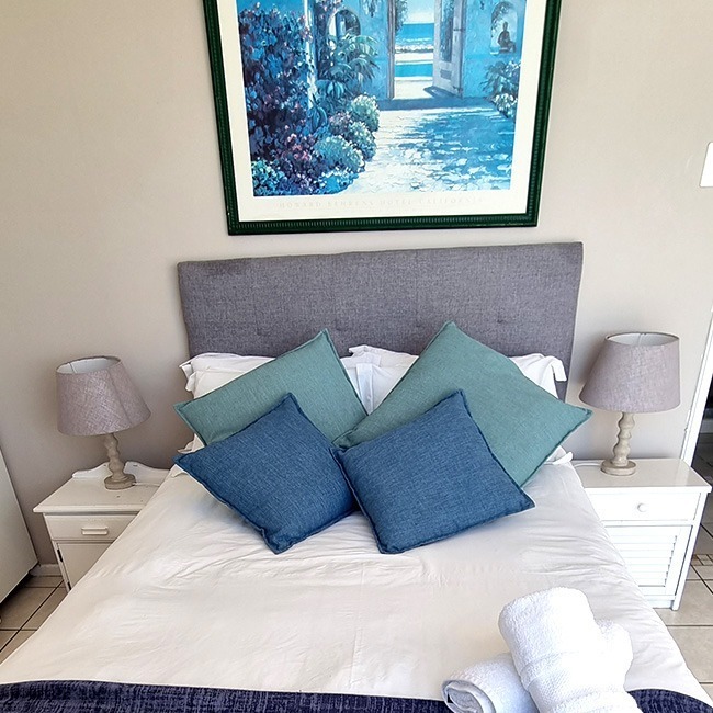 St Tropez 1104 2 Bedrooms 8