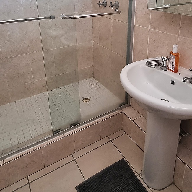 St Tropez 703 Bachelor Unit 1 Toilet