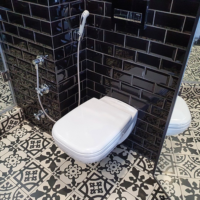 Toilet 2