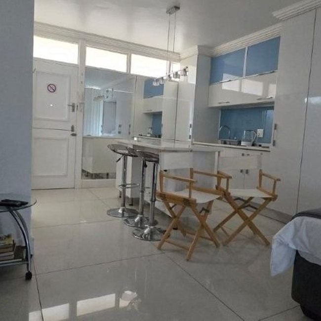 St Tropez 103 bachelor apartment photo