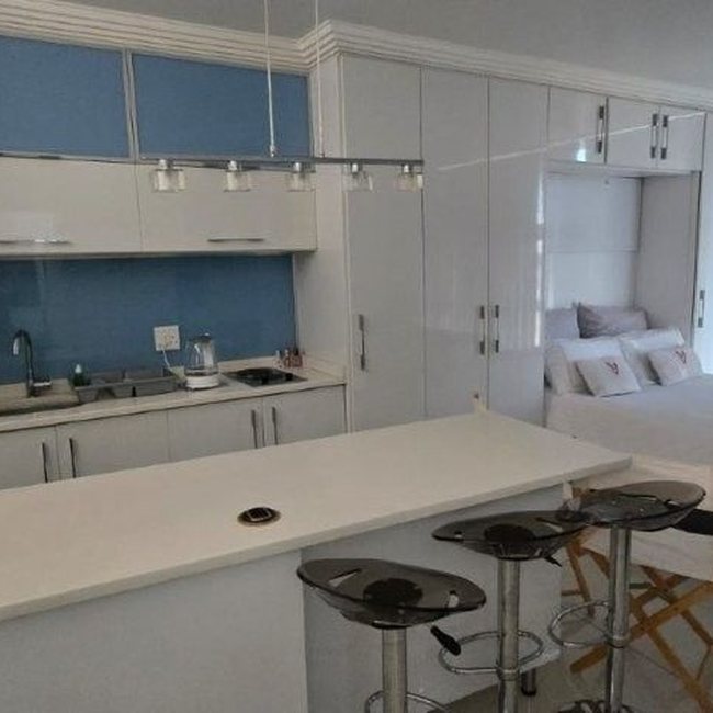 St Tropez 103 bachelor apartment photo
