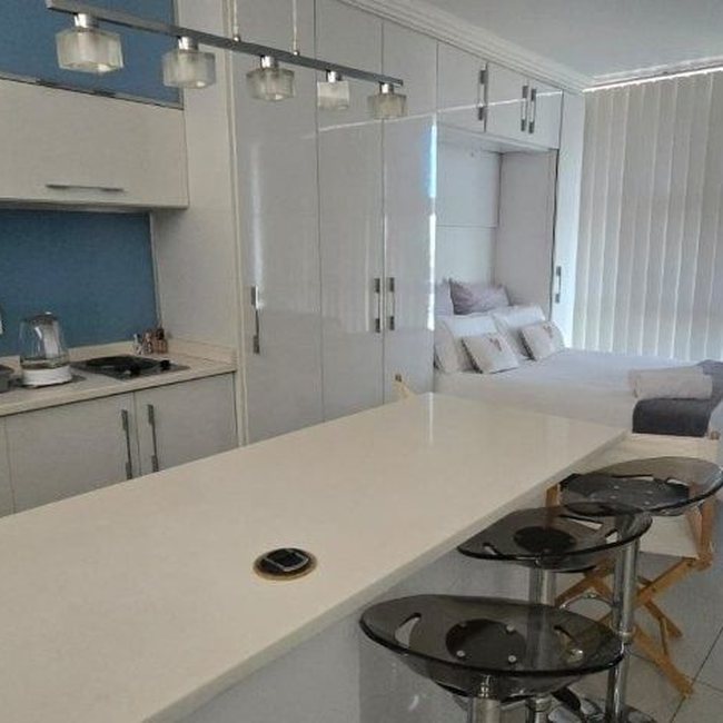 St Tropez 103 bachelor apartment photo
