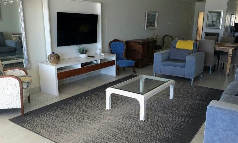 La Mer 201 apartment living room
